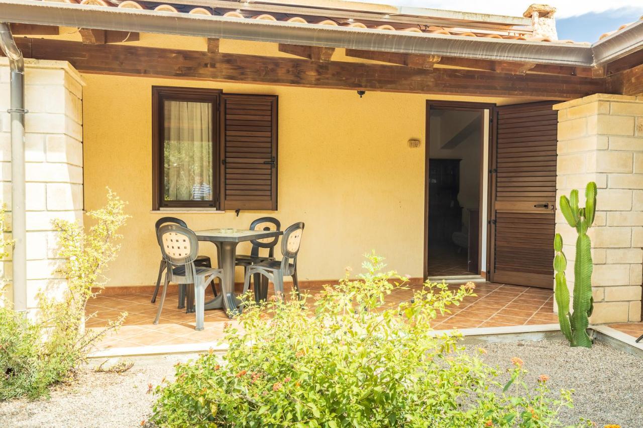 Albergo Residenziale Menhirs Putzu Idu Exterior photo